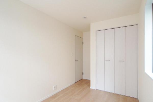 【見学予約受付中♪／南向きLDK17帖超】東村山市本町1丁目　新築未入居一戸建て 収納