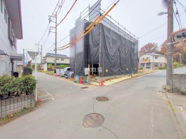 狭山市柏原　新築一戸建て 前面道路含む現地写真