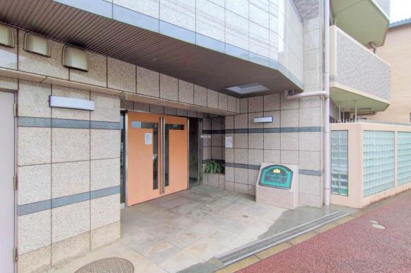 コニファーコート常磐台　1階 エントランス（外）