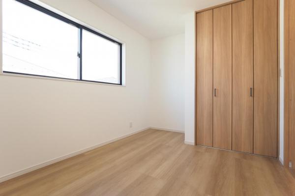 川越市的場　未入居中古一戸建て 洋室