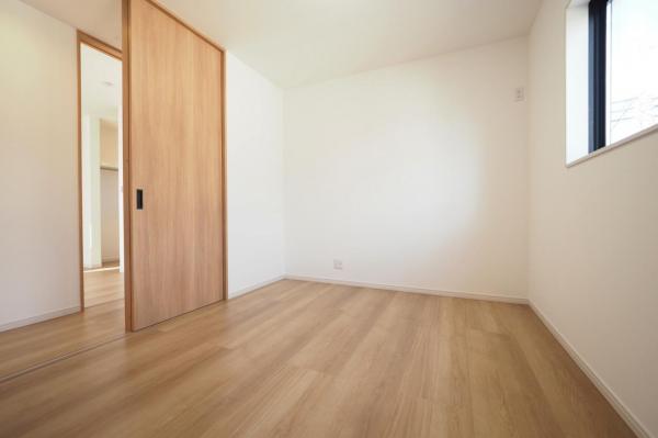 川越市的場　未入居中古一戸建て 洋室