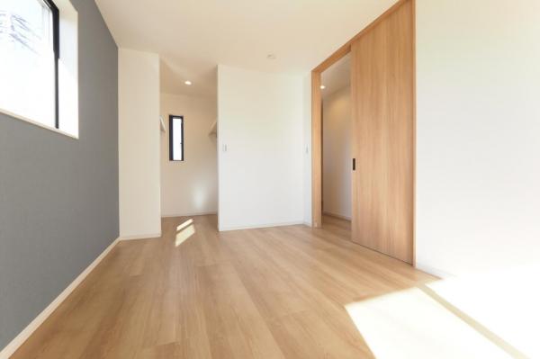 川越市的場　未入居中古一戸建て 洋室