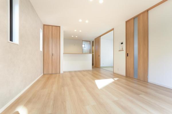 川越市的場　未入居中古一戸建て リビングダイニング