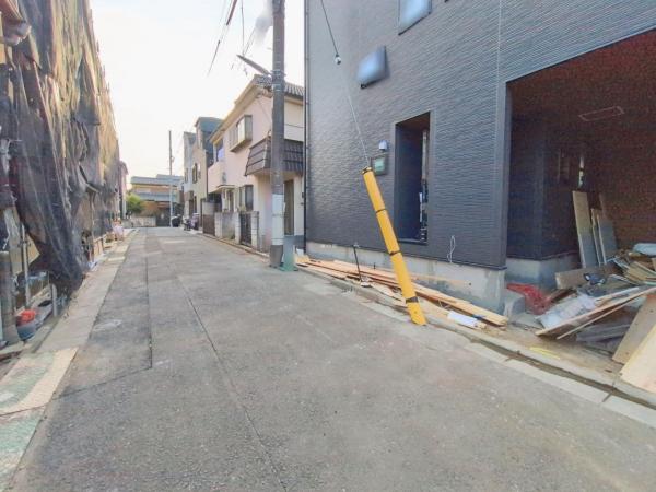 練馬区貫井4丁目　新築一戸建て 前面道路含む現地写真