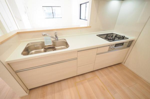 【2月おすすめ物件！】入間市高倉5丁目　新築一戸建て　全2棟 キッチン