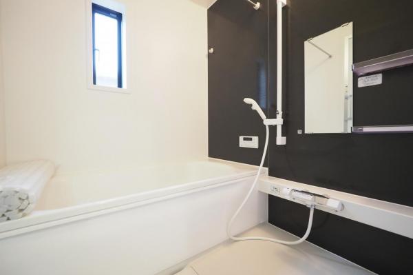 【2月おすすめ物件！】入間市高倉5丁目　新築一戸建て　全2棟 浴室