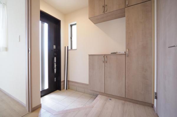 狭山市大字東三ツ木　新築一戸建て　全2棟 玄関