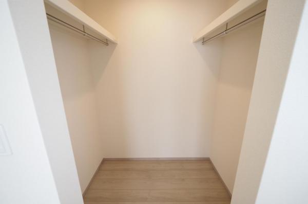 狭山市大字東三ツ木　新築一戸建て　全2棟 ウォークインクローゼット