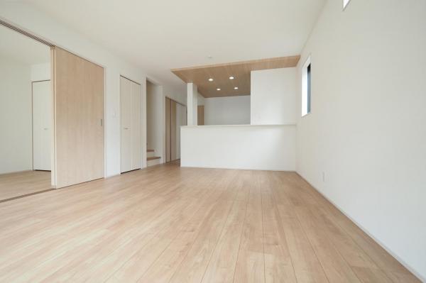 狭山市広瀬東4丁目　新築一戸建て リビングダイニング