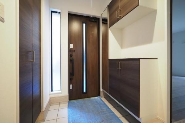 所沢市上新井4丁目　新築一戸建て 玄関