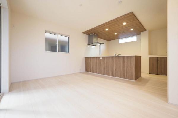 ふじみ野市亀久保　新築一戸建て リビングダイニング