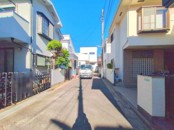 練馬区谷原6丁目　新築一戸建て 前面道路含む現地写真