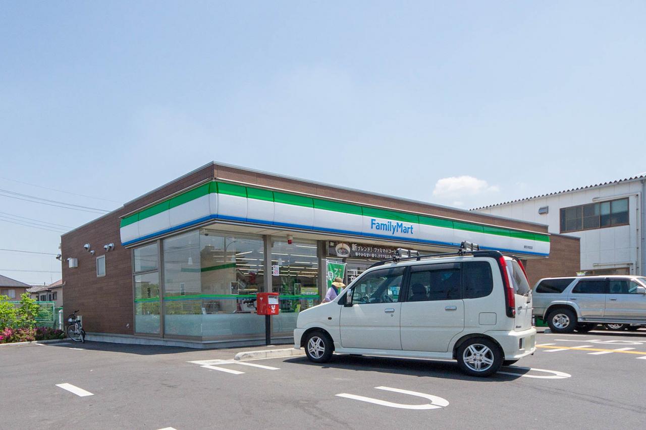 ファミリーマート 東所沢駅南店