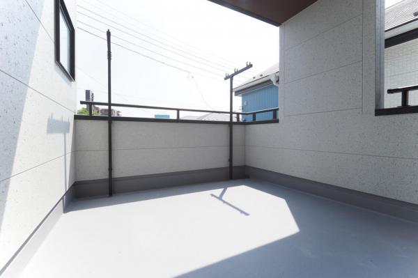 川越市仙波町3丁目　新築一戸建て バルコニー