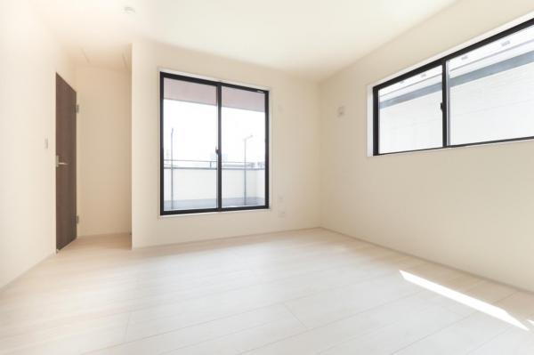 川越市仙波町3丁目　新築一戸建て 洋室