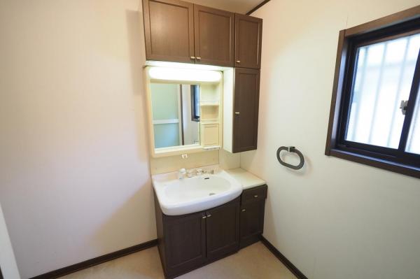 日高市武蔵台5丁目　中古一戸建て 洗面化粧台