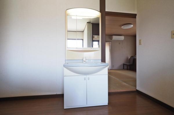 日高市武蔵台5丁目　中古一戸建て 洗面化粧台