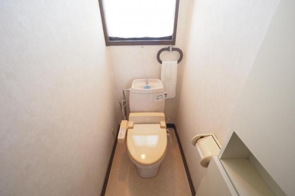 日高市武蔵台5丁目　中古一戸建て トイレ