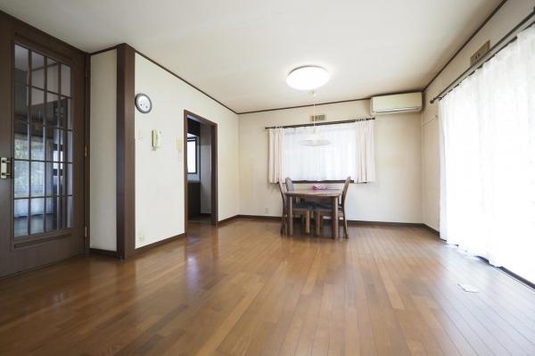 日高市武蔵台5丁目　中古一戸建て リビングダイニング