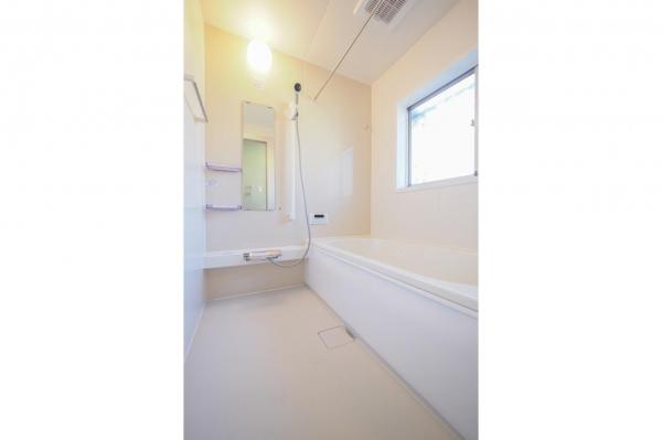 坂戸市西坂戸4丁目　中古一戸建て 浴室