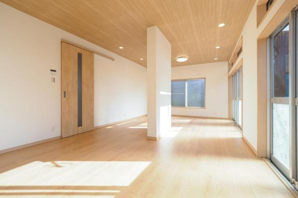 坂戸市西坂戸4丁目　中古一戸建て リビングダイニング