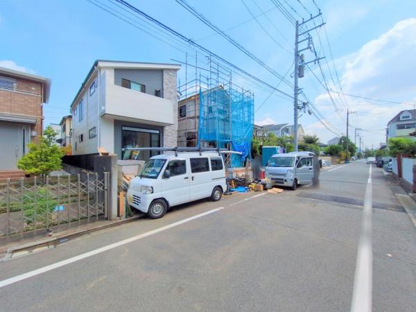 板橋区高島平5丁目　新築一戸建て 前面道路含む現地写真