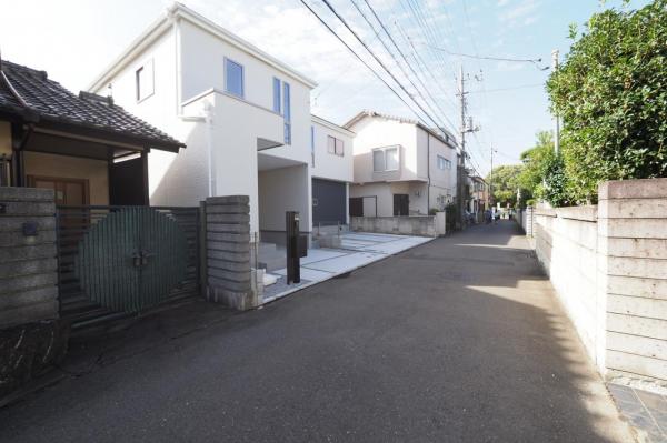 所沢市けやき台1丁目　新築一戸建て 前面道路含む現地写真
