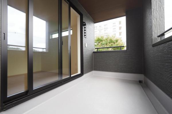 狭山市鵜ノ木　新築一戸建て バルコニー