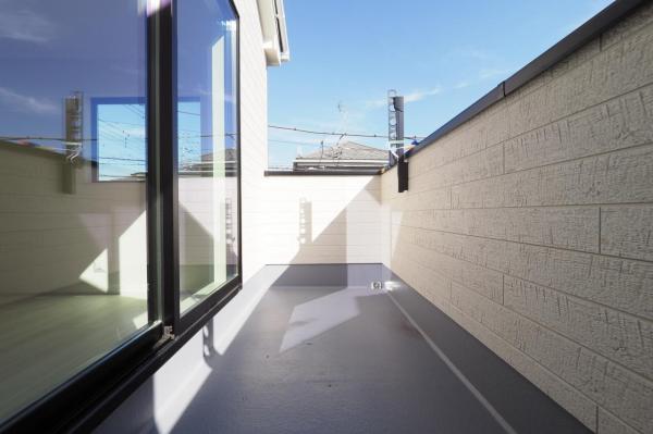 狭山市大字北入曽　新築一戸建て バルコニー