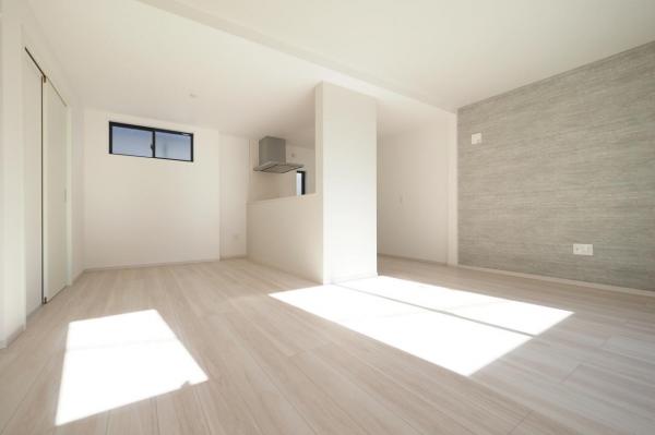 朝霞市三原5丁目　新築一戸建て リビングダイニング