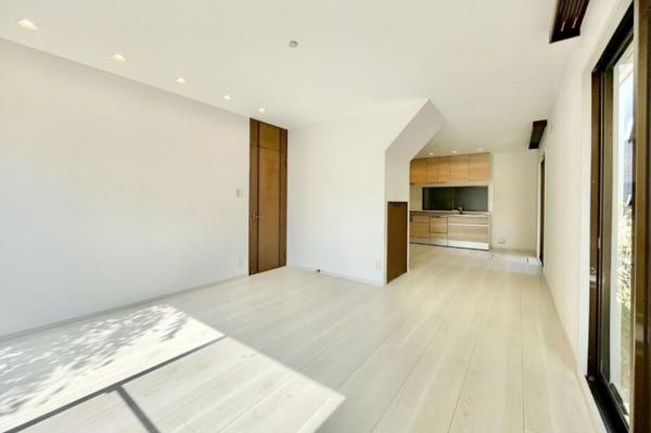 東松山市山崎町　中古一戸建て リビングダイニング