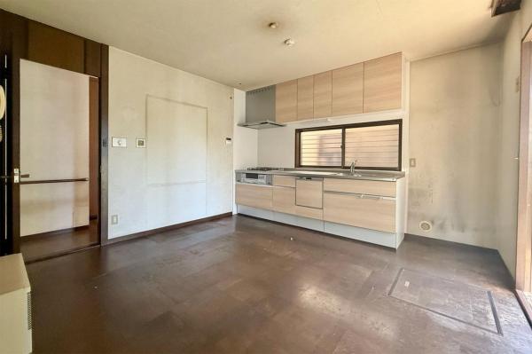 東松山市山崎町　中古一戸建て リビング