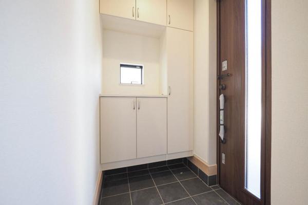 ふじみ野市大原2丁目　新築一戸建て 玄関