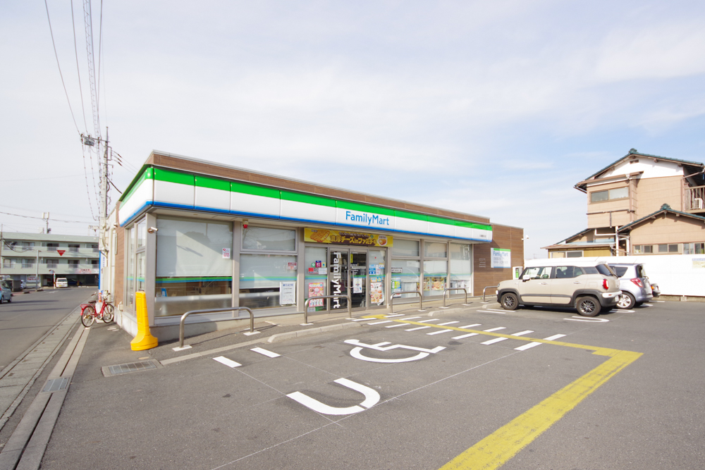 ファミリーマート 川越鯨井店