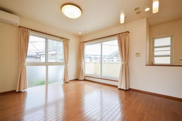 志木市幸町　中古一戸建　 リビング