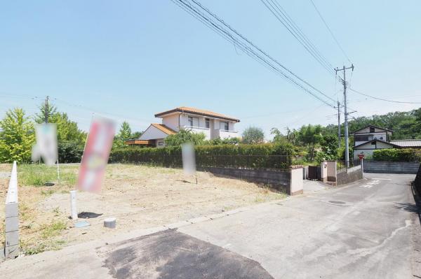 日高市武蔵台2丁目　土地 前面道路含む現地写真