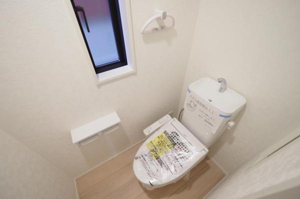 新座市北野2丁目　新築一戸建て トイレ