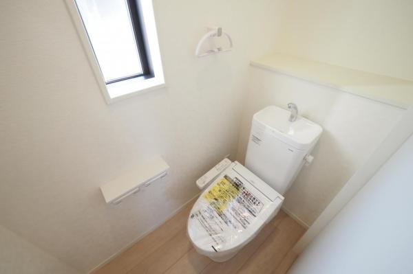 新座市北野2丁目　新築一戸建て トイレ