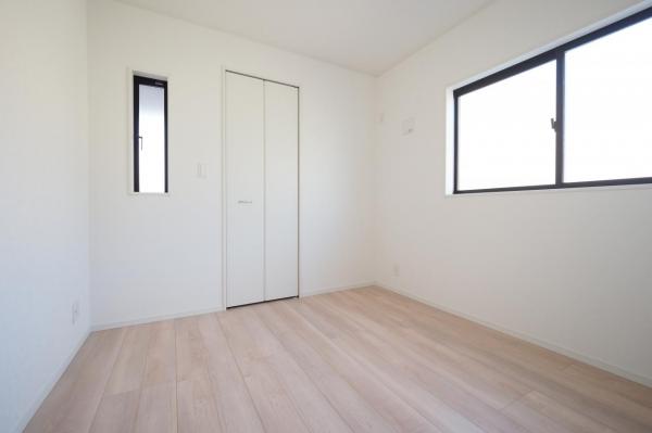 新座市北野2丁目　新築一戸建て 洋室