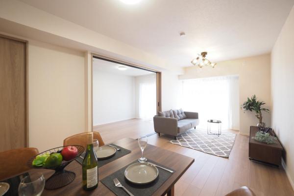 朝日パリオ入間市　７階 リビングダイニング