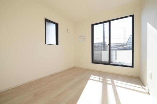 所沢市北所沢町　新築一戸建て 洋室