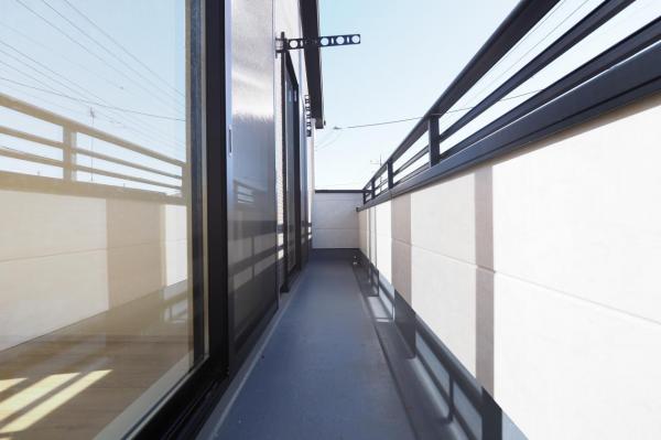 所沢市北所沢町　新築一戸建て バルコニー