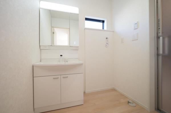 【当日ご見学可能！】入間市小谷田１丁目　新築一戸建て　全8棟 洗面化粧台