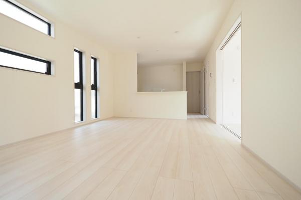 川越市大仙波　新築一戸建て リビングダイニング