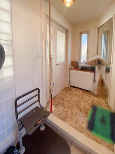 【価格改定　お預かり物件】練馬区大泉学園町6丁目　中古一戸建て 玄関