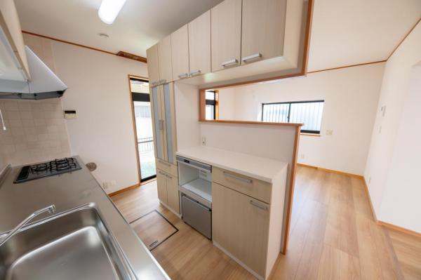 【見学予約受付中♪／リフォーム済みLDK18帖超】清瀬市上清戸2丁目　中古一戸建て キッチン