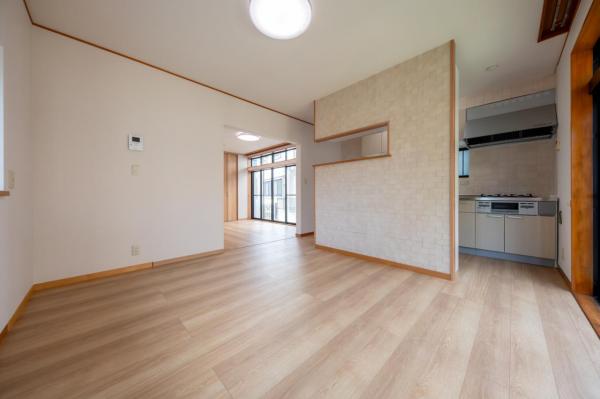 【見学予約受付中♪／リフォーム済みLDK18帖超】清瀬市上清戸2丁目　中古一戸建て リビングダイニング