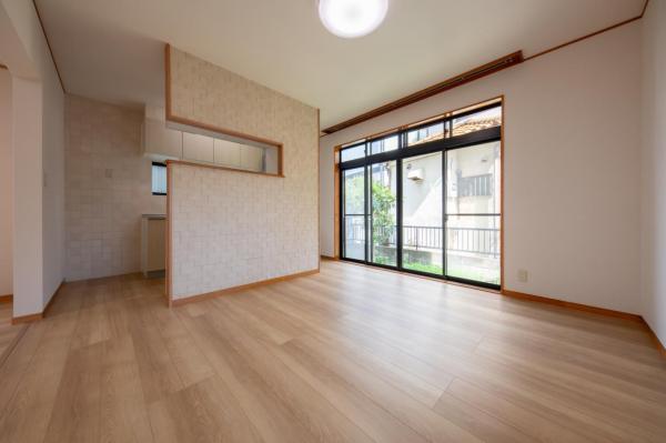 【見学予約受付中♪／リフォーム済みLDK18帖超】清瀬市上清戸2丁目　中古一戸建て リビングダイニング