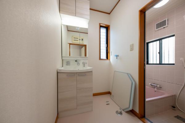 【見学予約受付中♪／リフォーム済みLDK18帖超】清瀬市上清戸2丁目　中古一戸建て 洗面化粧台