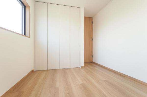 【土地38.6坪・収納豊富】川越市寺尾　新築一戸建て 洋室